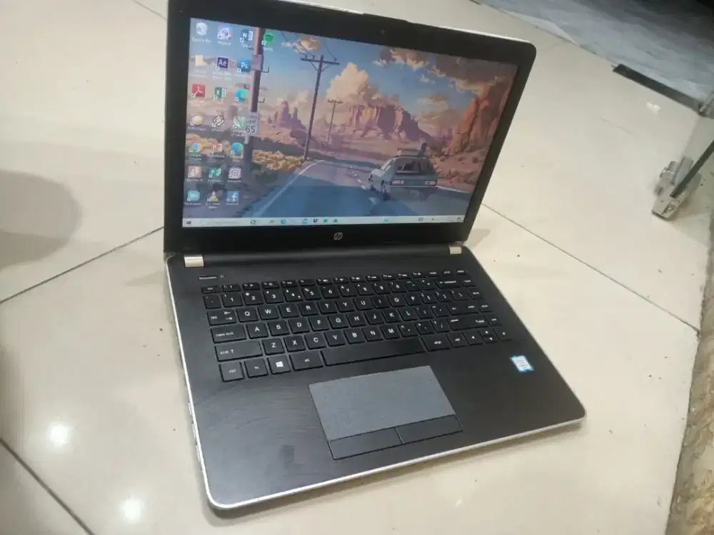 Lactop hp 14-bs0xx ram 4 HDD 1 TB normal semua nya unit charger+tas