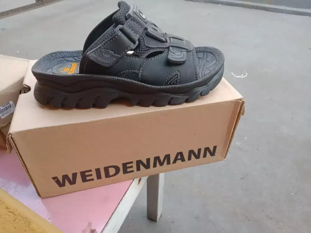 Sendal weidenmann