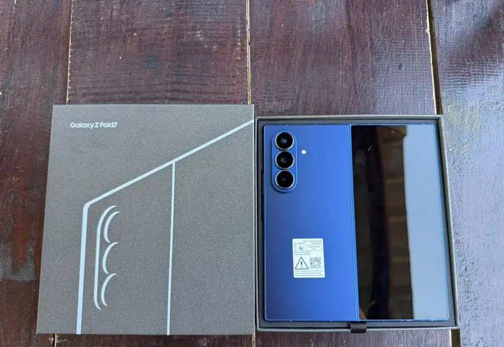 Samsung Fold 7 256 Blue Kondisi Lecet Garansi SEIN On 12/04/2027