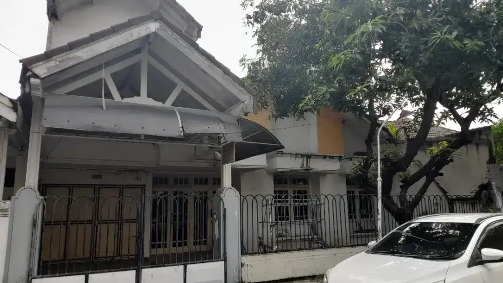 Rumah 2 lt strategis dkt Kampus UPN