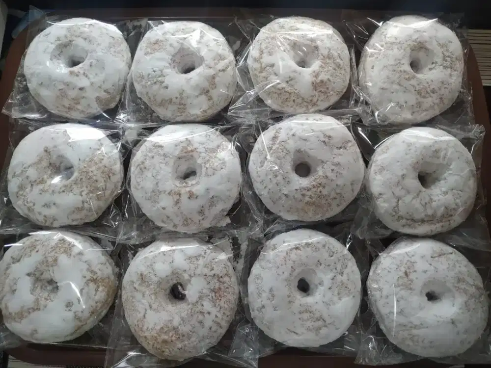 Jaga warung donat