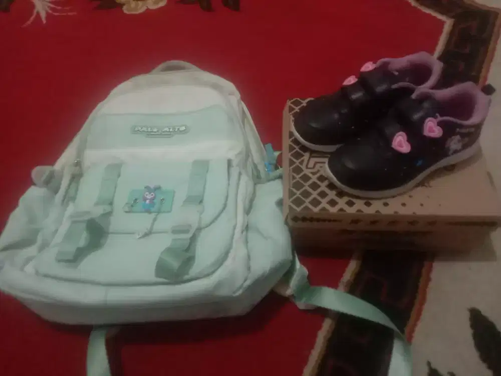 borongan tas dan sepatu anak sekolah bekas rasa baru