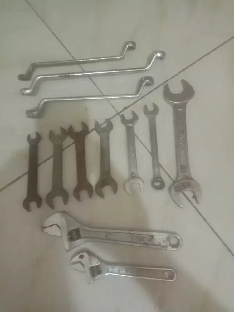 borongan peralatan kunci