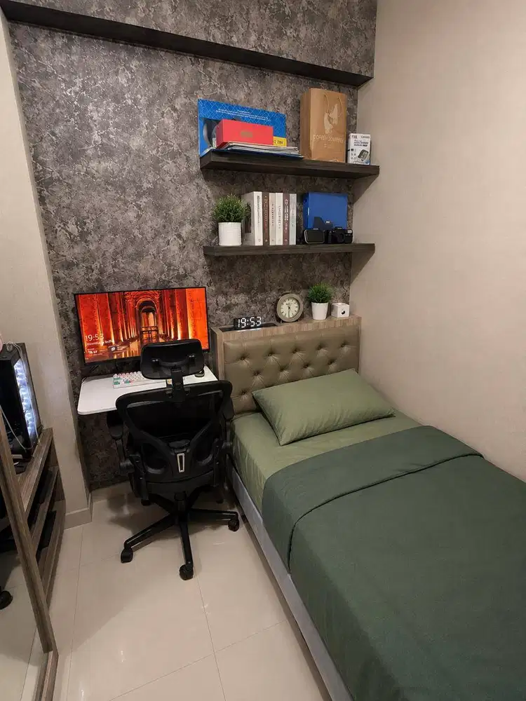 Apart 2 BR Tower Orchid Lt-9 View Pool di atas Mal Green Pramuka