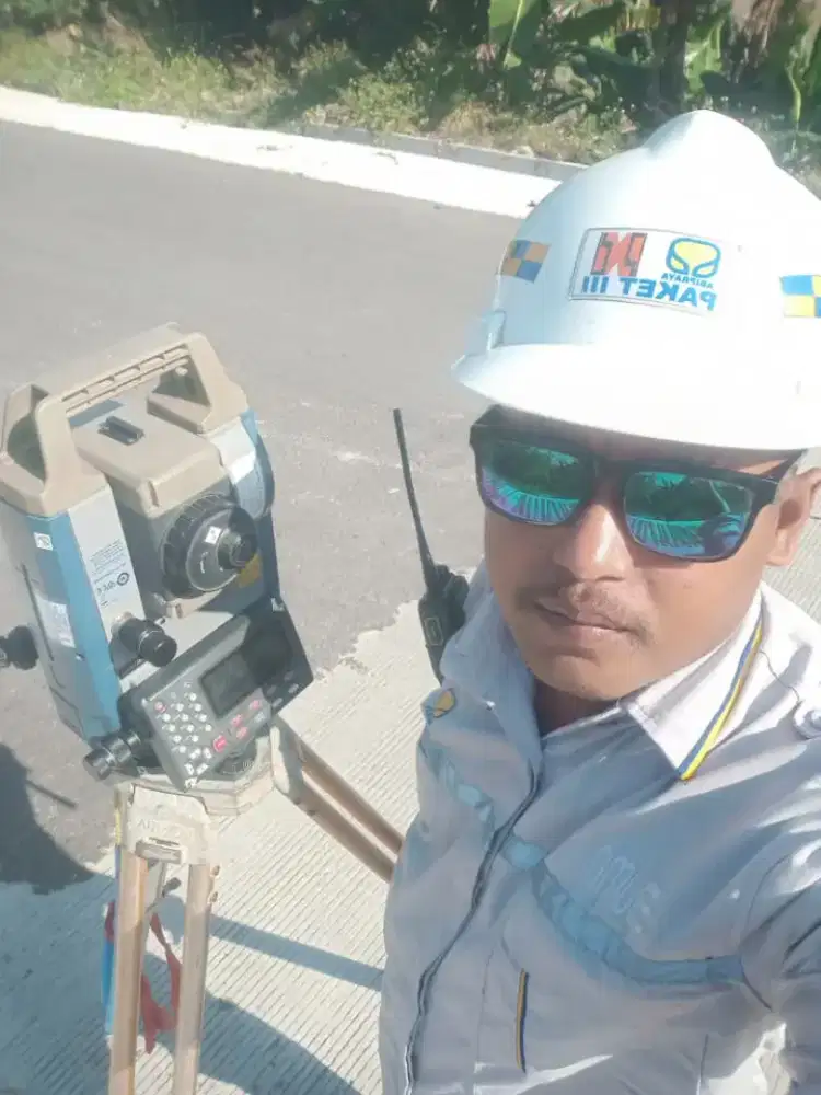 Mencari lowongan pekerjaan asisten surveyor