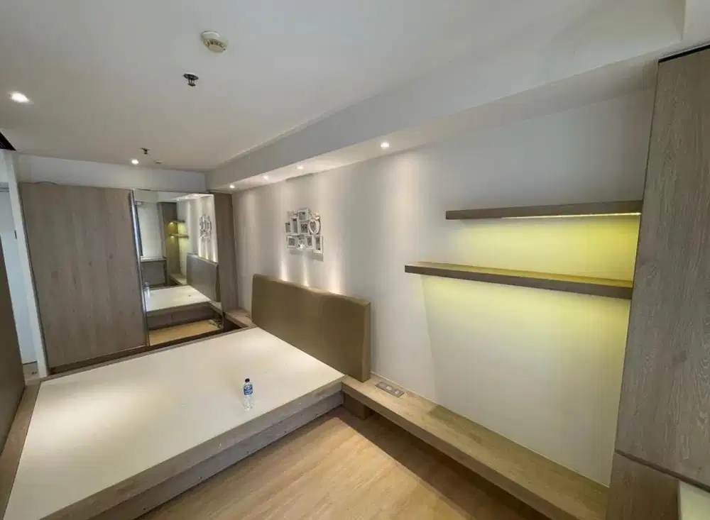 JUAL CEPAT UNIT LANGKA 2 BR INTERIOR MEWAH APARTEMEN GREENBAY PLUIT