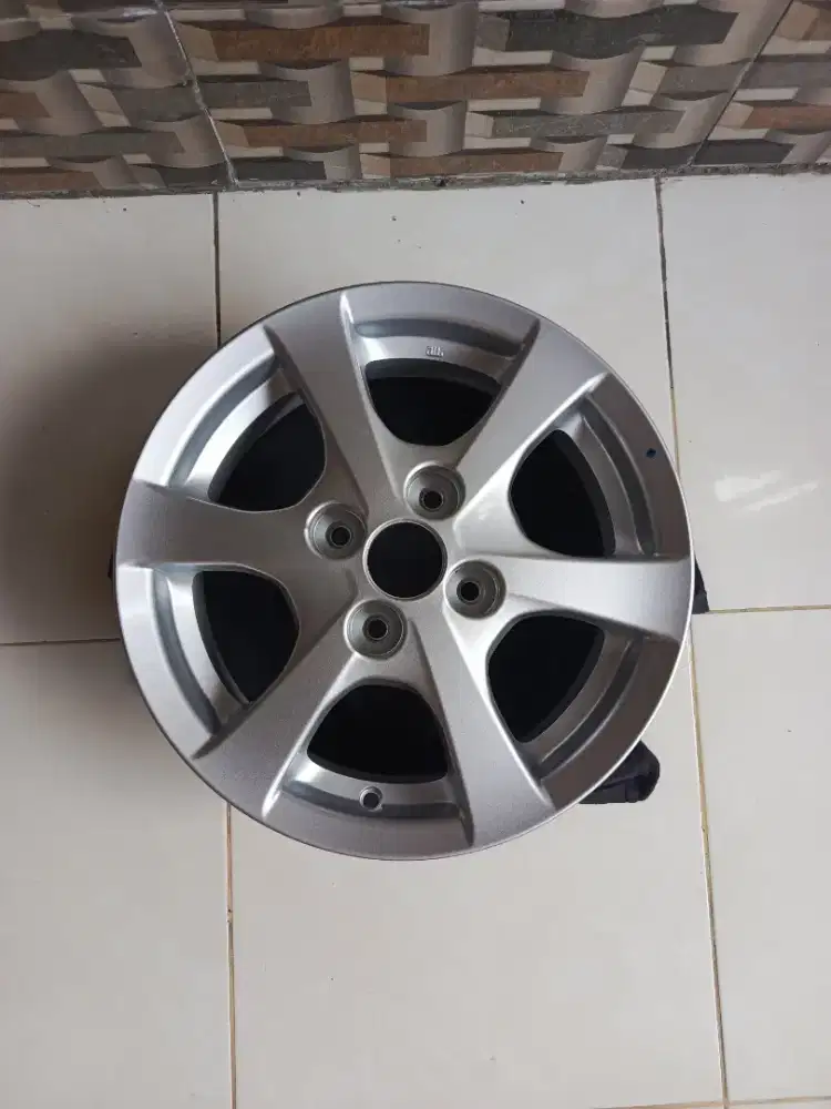 velg mobil calya