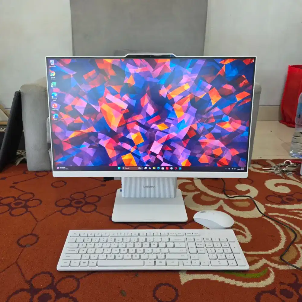 PC AIO Lenovo Core i7 GEN13 RAM 8GB/512GB Layar 24 IPS 100hz Mulus