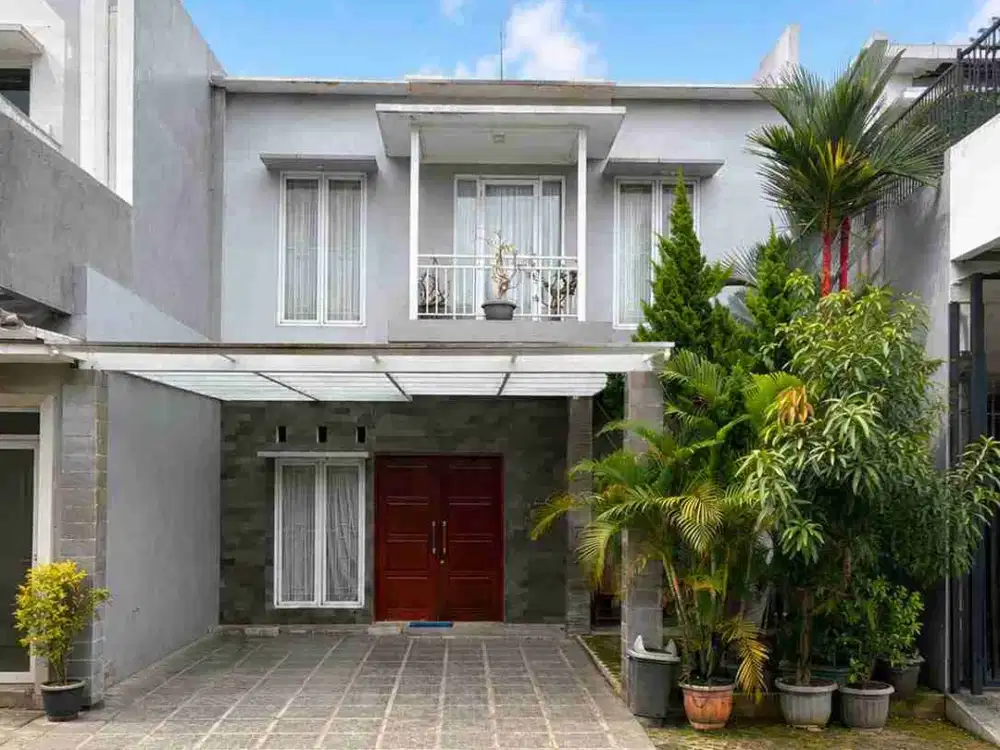 rumah modern minimalis dekat LRT dan toll
