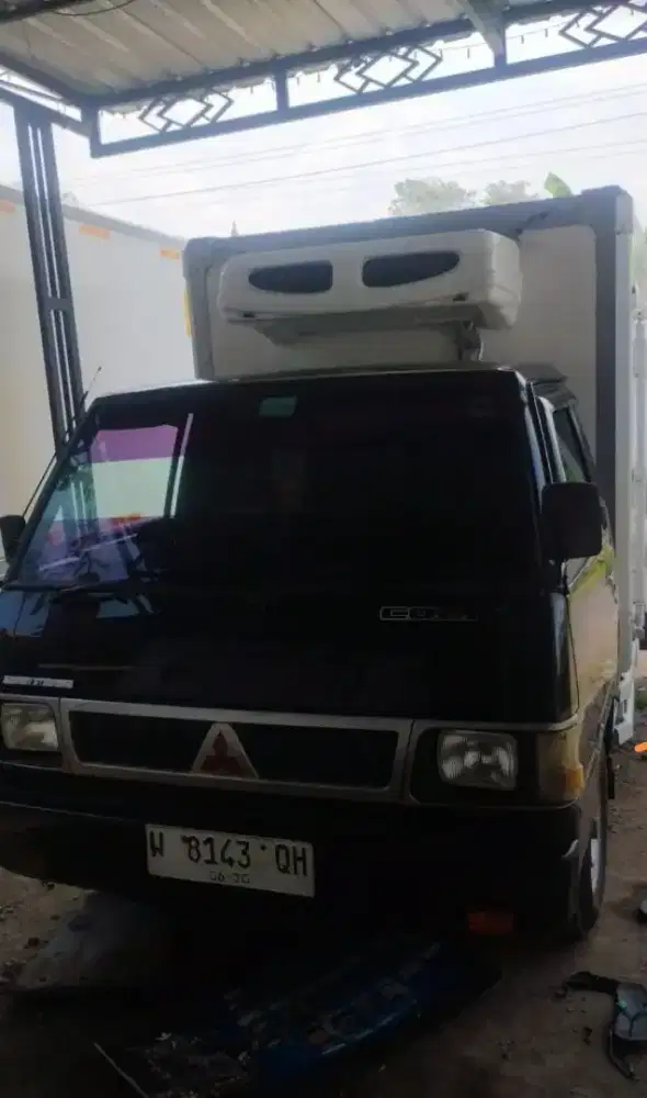 Mitsubishi pick up L300 box