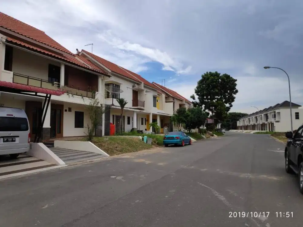 Dijual Rumah Mewah 2 Lantai Diamond Palace Dekat Terminal Ferry Batam