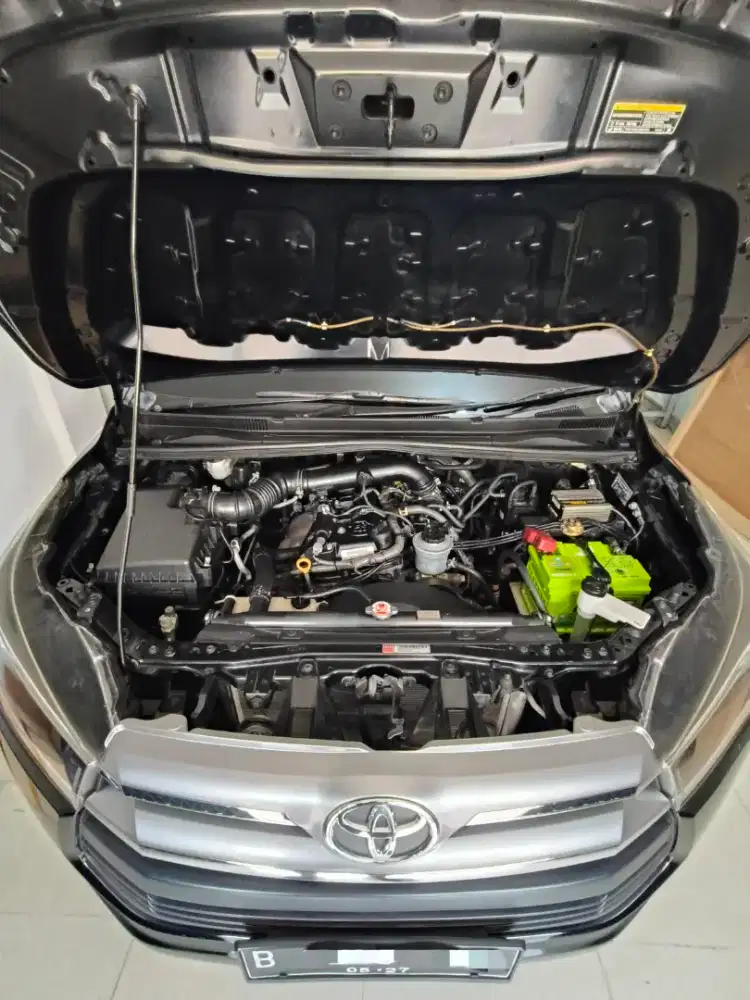 Innova Bensin New 2.0 V A/T 2017 Hitam