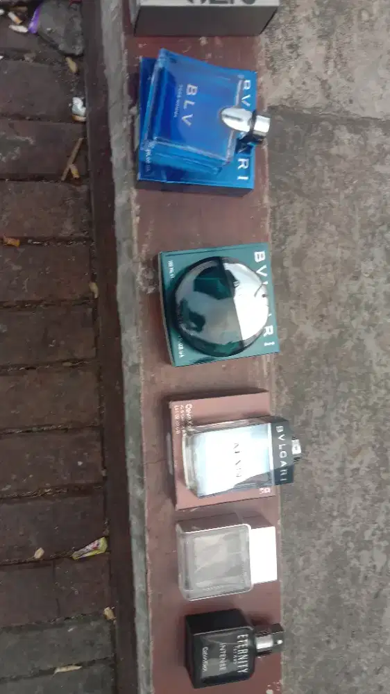 Botol minyak wangi ori