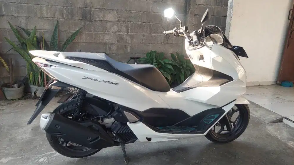 Honda PCX Putih 160 2024 Like New