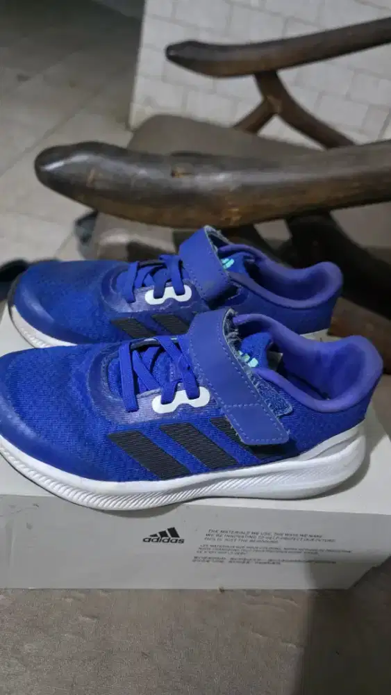 Sepatu adidas original