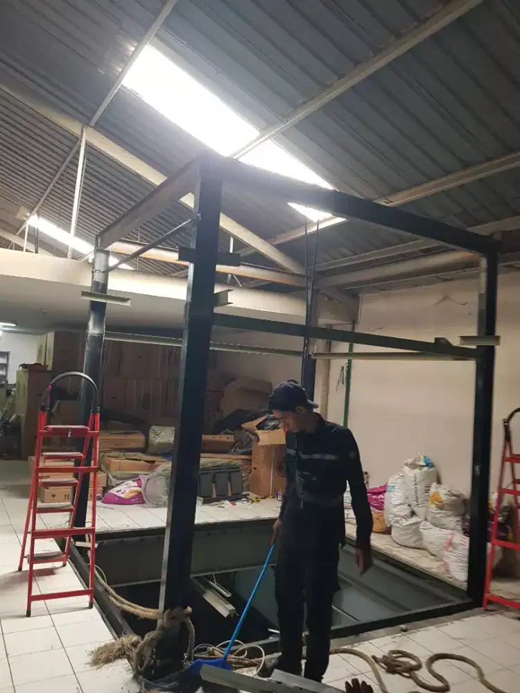 Lift barang jakarta