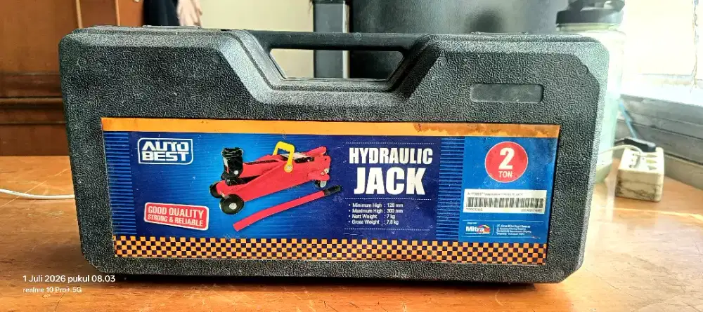 dongkrak buaya hidrolik Auto Best berkapasitas 2 ton.