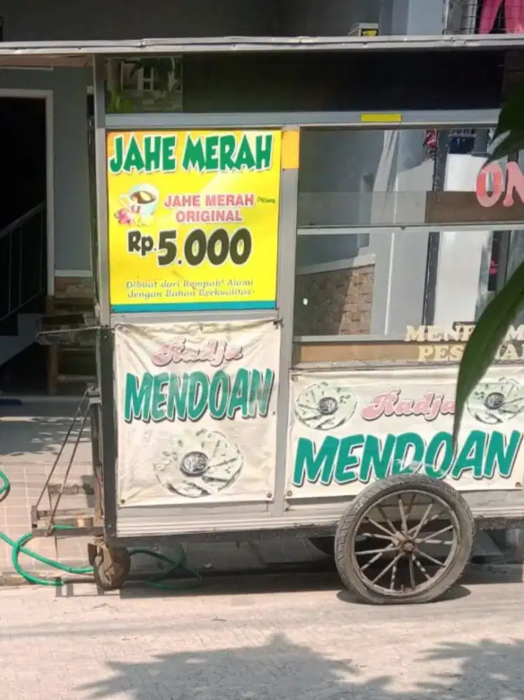 Gerobak bekas mendoan