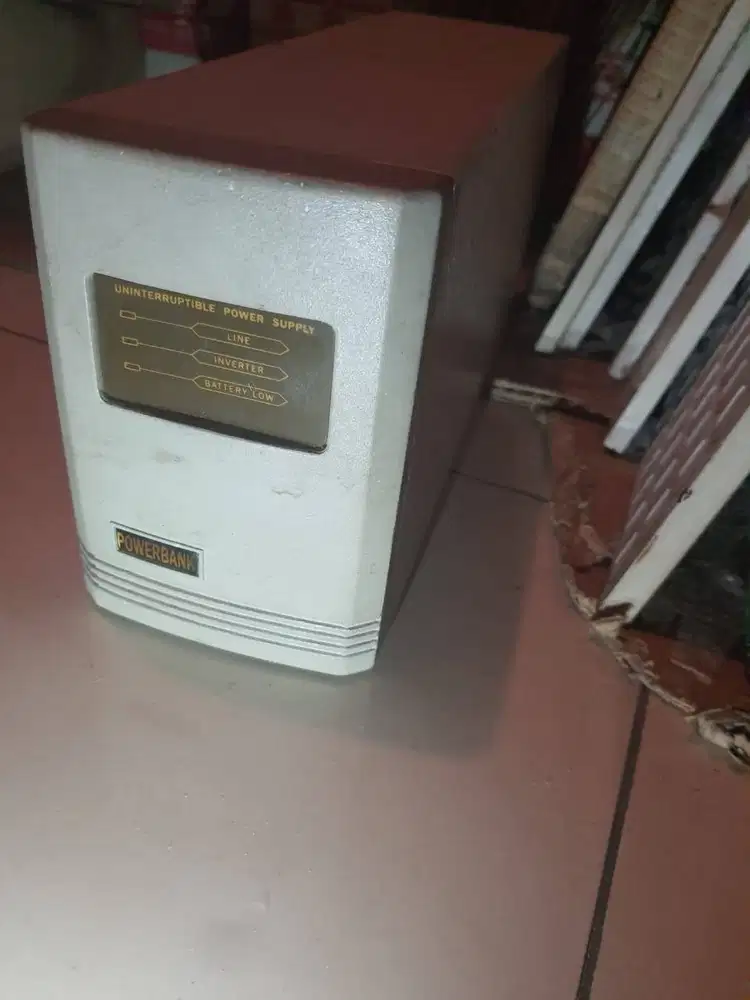 KOMPUTER UPS POWER SUPPLY
