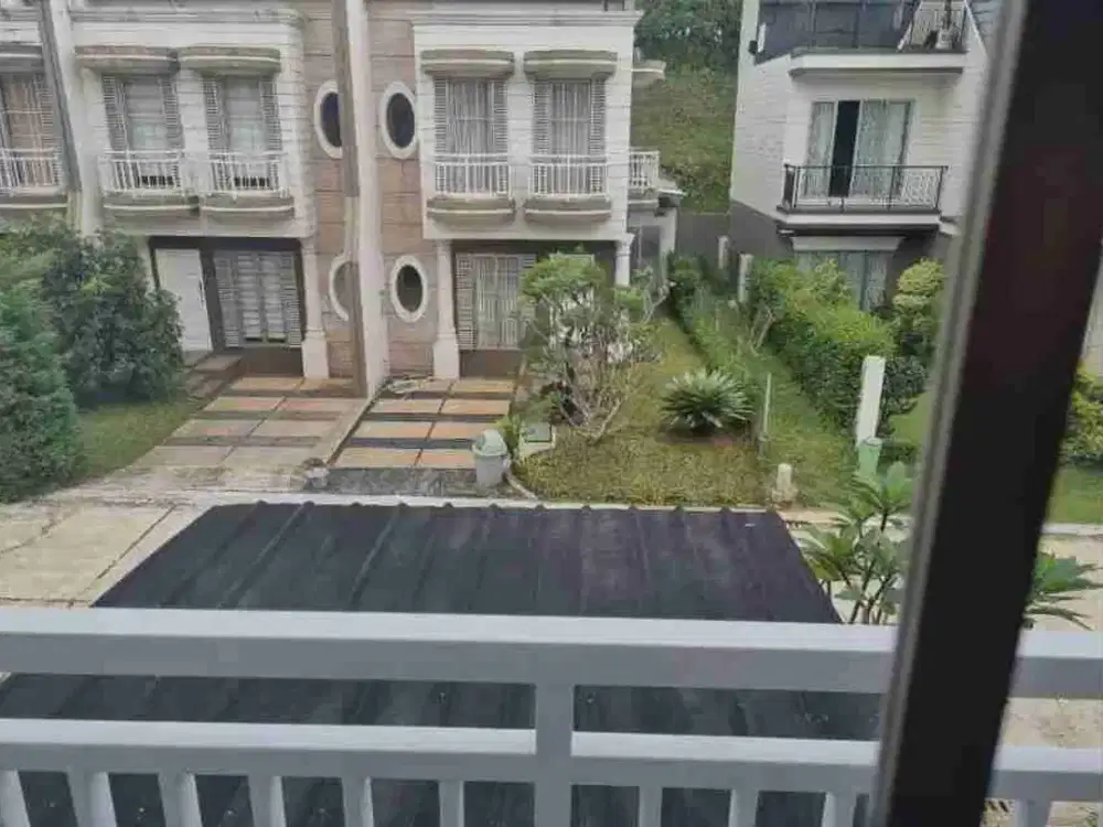 DIKONTRAKAN RUMAH 2 LANTAI 3 KAMAR TIDUR DI RANCAMAYA GOLF ESTATE BOGOR
