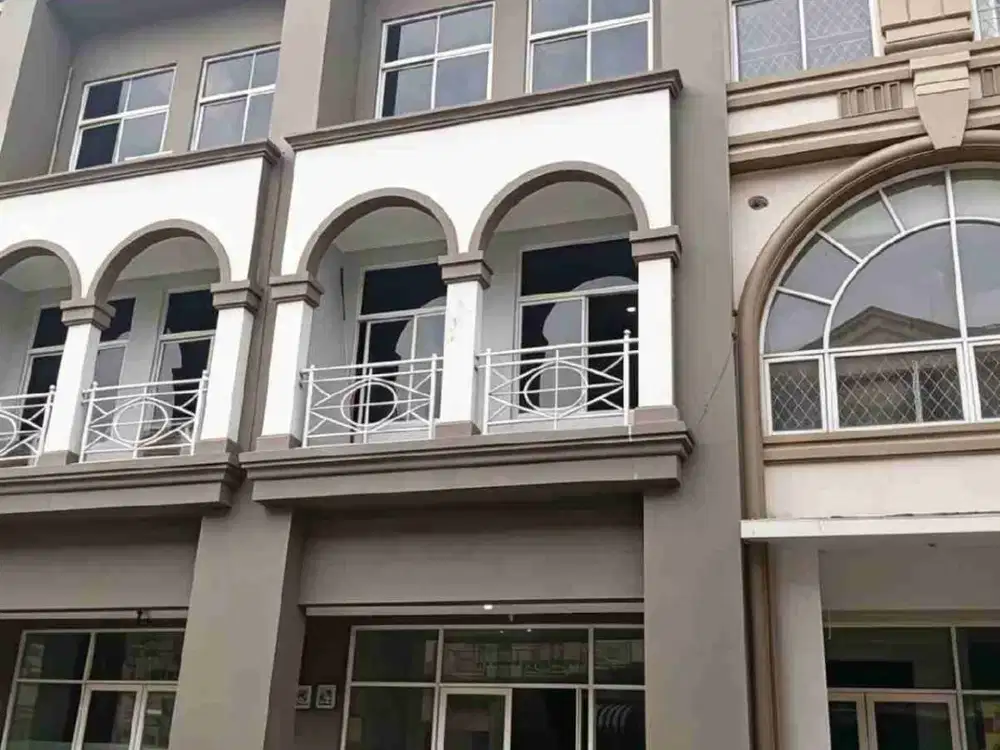 Ruko Sewa 2.5 Lantai Harga Murah Dalam Komplek Ruko Grand Galaxy City. Kota Bekasi
