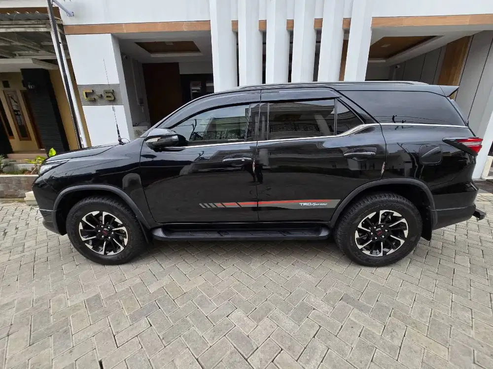 Jual Fortuner 2.4 TRD Sportivo 2021