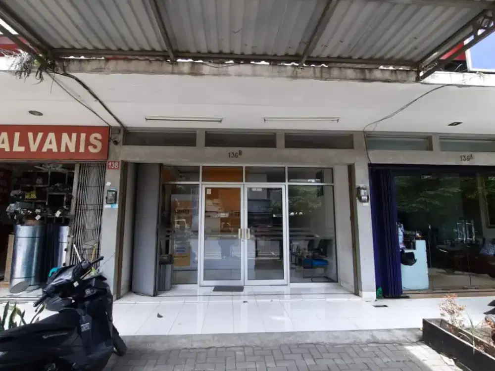 Dijual Ruko 3,5 Lantai Nyaman Siap Pakai Cocok untuk Usaha Lokasi di Kebonjati Bandung