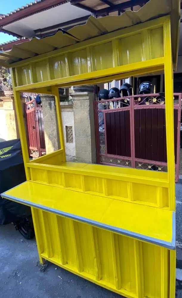Gerobak Booth Semi Kontainer Minimalis Kuning Cerah
