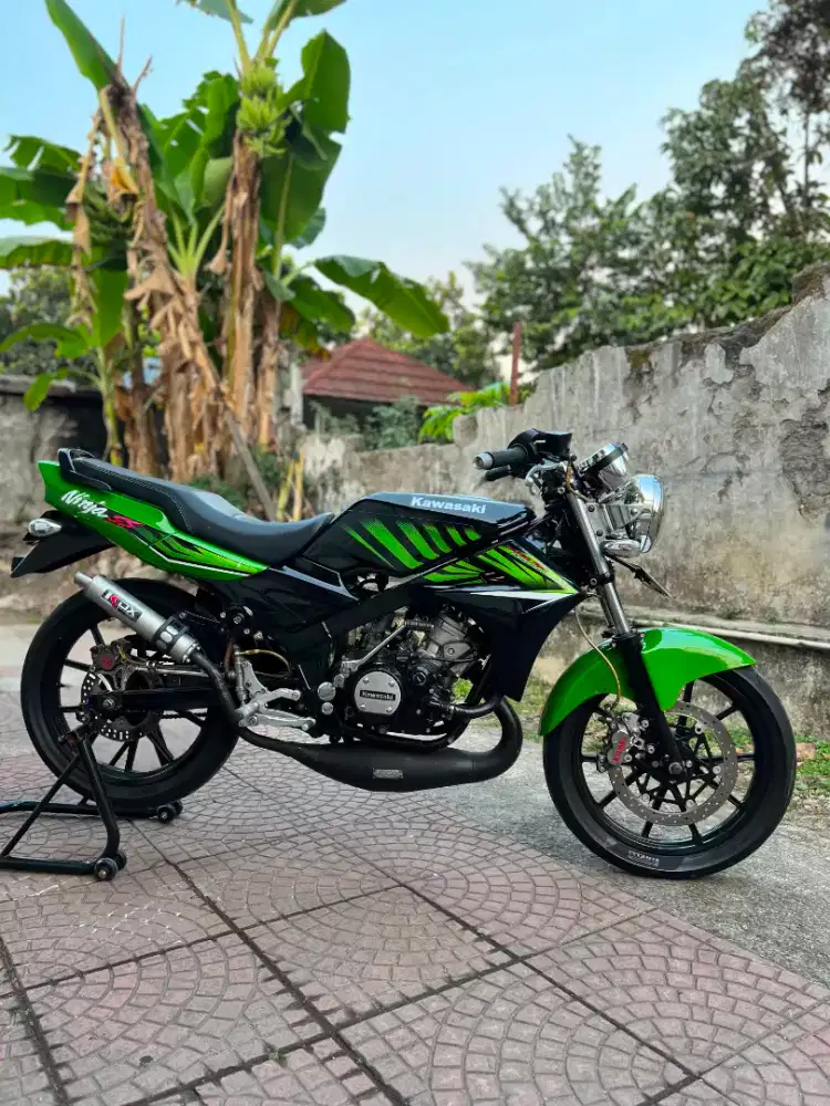 Kawasaki ninja ss 2011