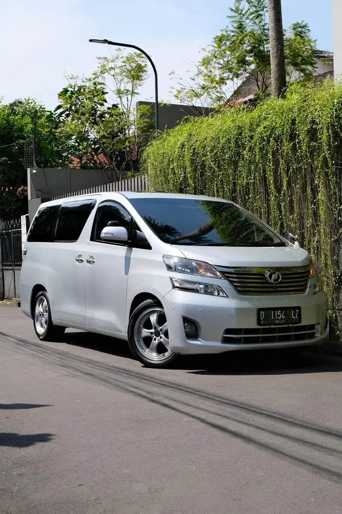 Toyota Vellfire 2.4 Premium Sound 2010 Sunroof !!