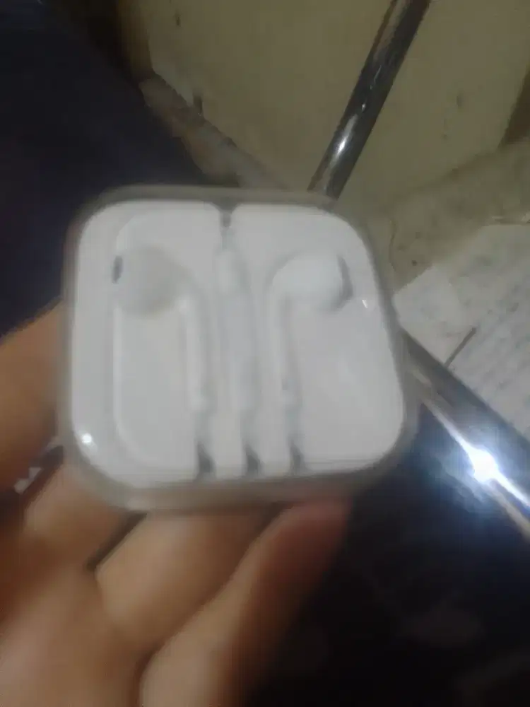 Handsfree iphone 6 plus bawaan dari kotak hp