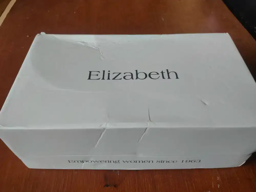 Di jual cepat sepatu wanita Merk Elizabeth uk.39