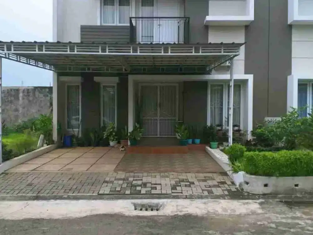 JUAL RUMAH RAFFLES HILLS CIBUBUR  BANGUNAN 2 LANTAI RAPI SIAP HUNI