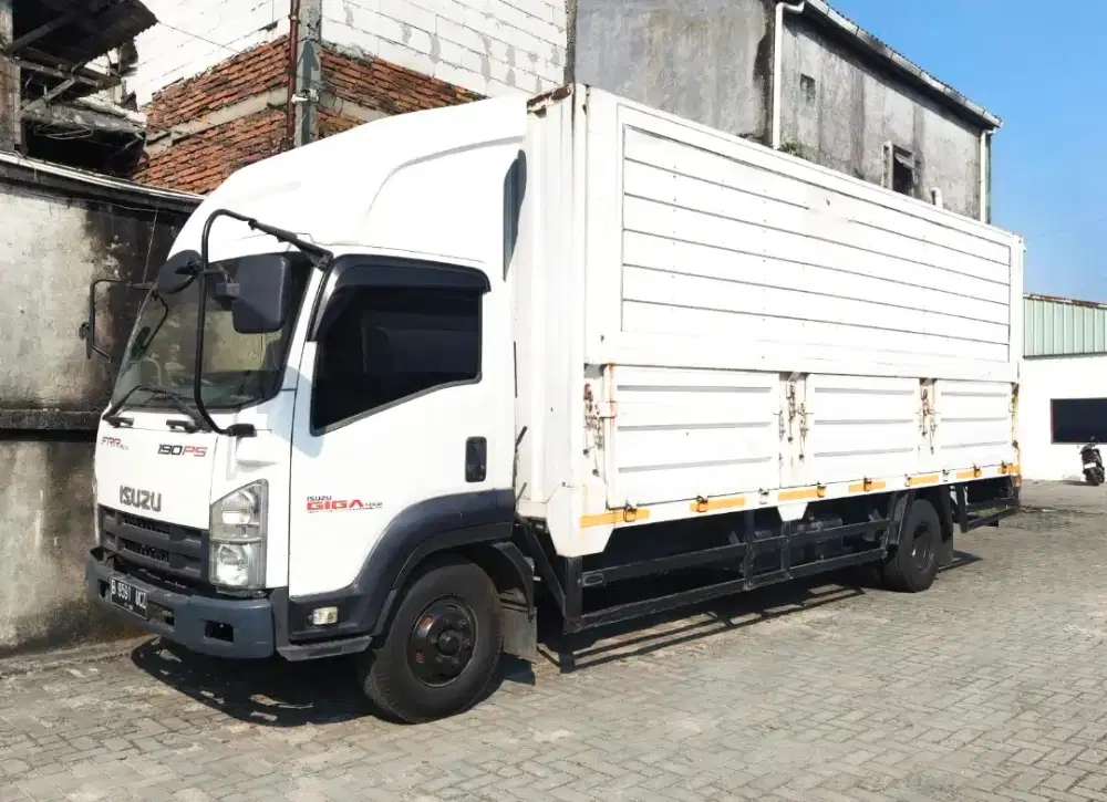 JUMBO+banBARU Isuzu Giga engkel 4x2 FRR 90 Q wingbox 2021 wing box bok
