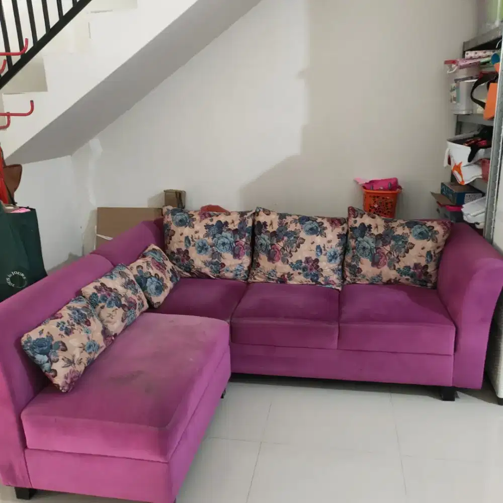 Sofa L warna ungu
