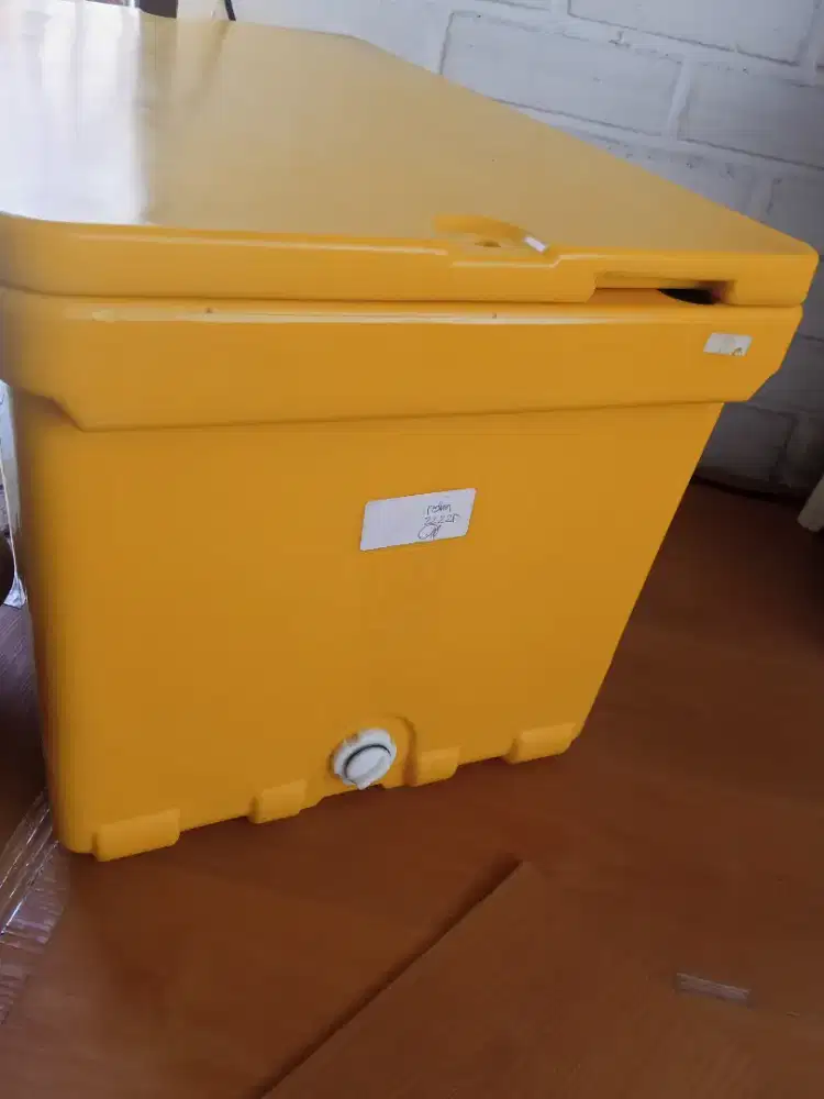 Coolbox Marvel kondisi msh baru ngga jadi pake