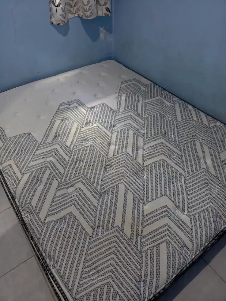 Kasur Queen Size In The Box