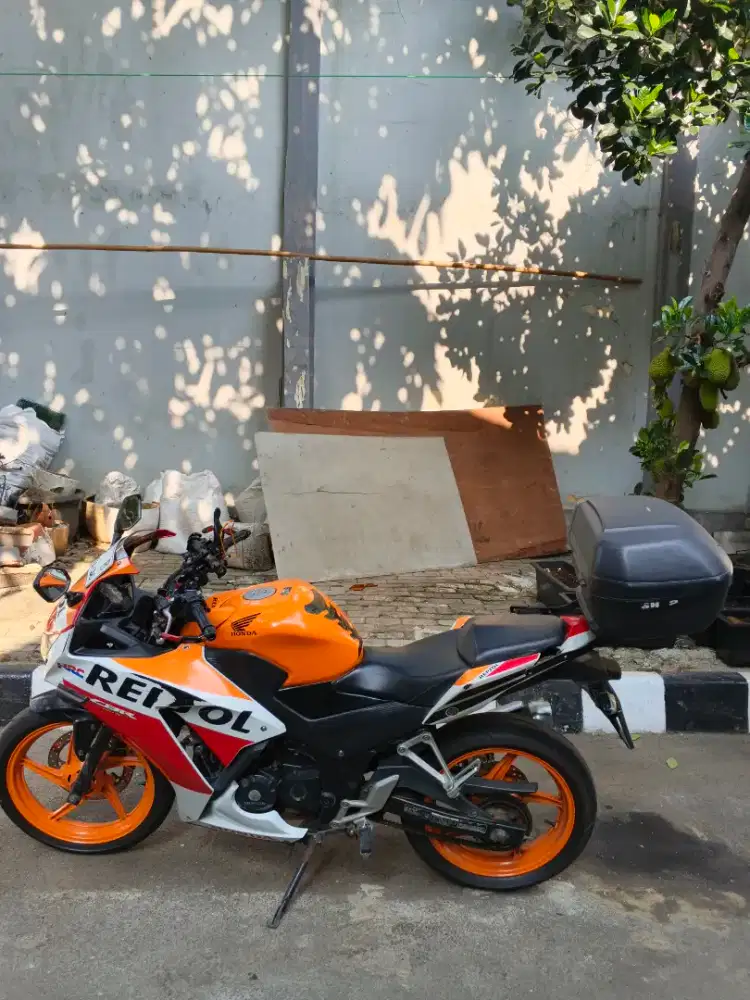 CBR 150 Repsol 2015