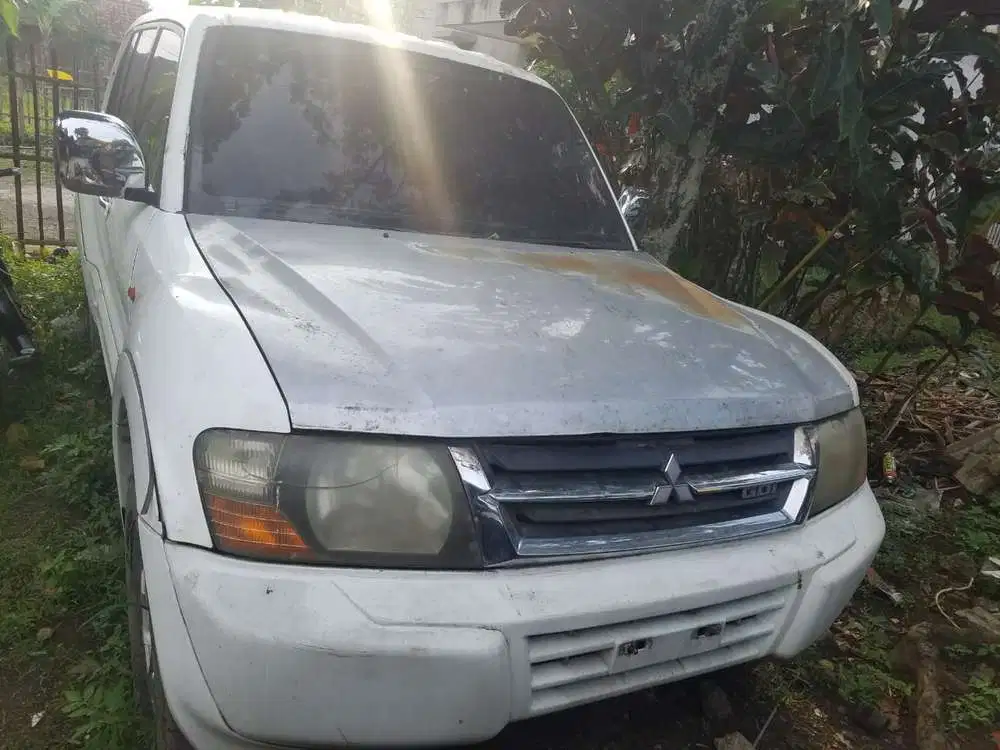 Mitsubishi Pajero 2000 Bensin