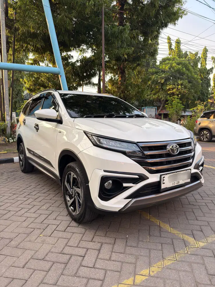 Toyota Rush 1.5 GR Matic putih plat E low km record pajak panjang