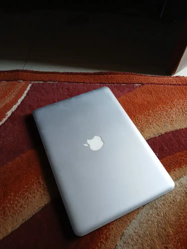 Macbook pro  13-inch.Early 2011