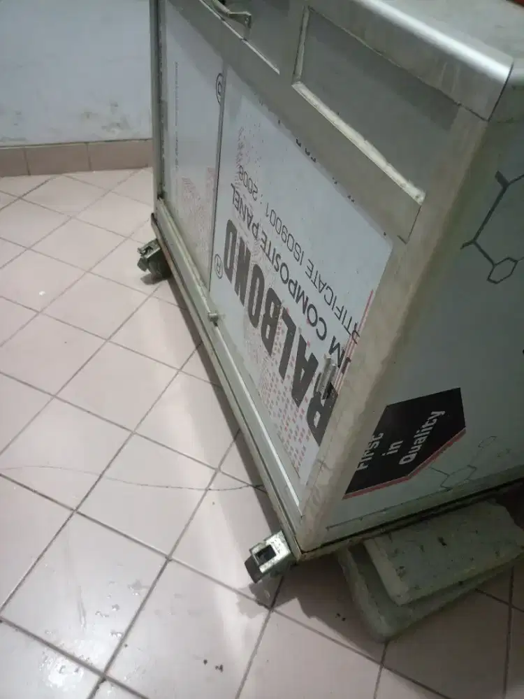 Jual Etalase Alumunium