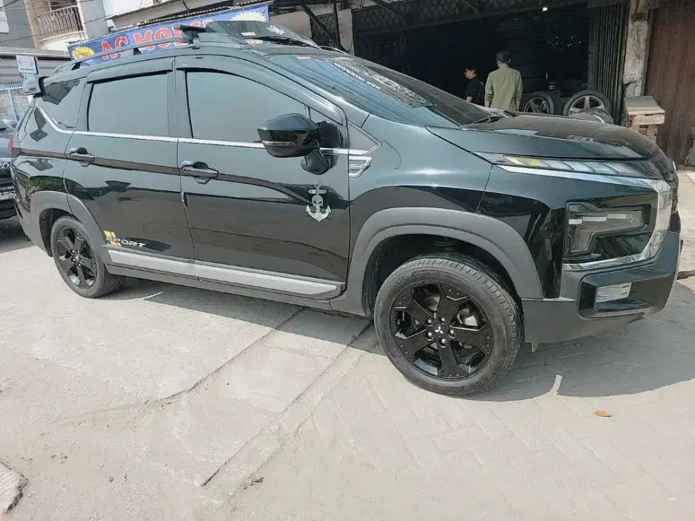 Mitsubishi Xpander Cross AT 23 full black