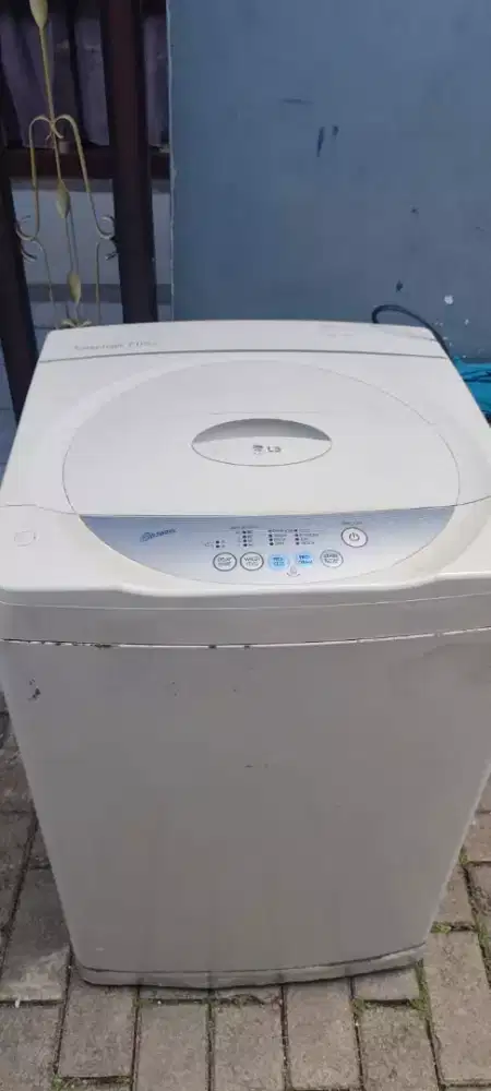 Mesin cuci LG otomatis