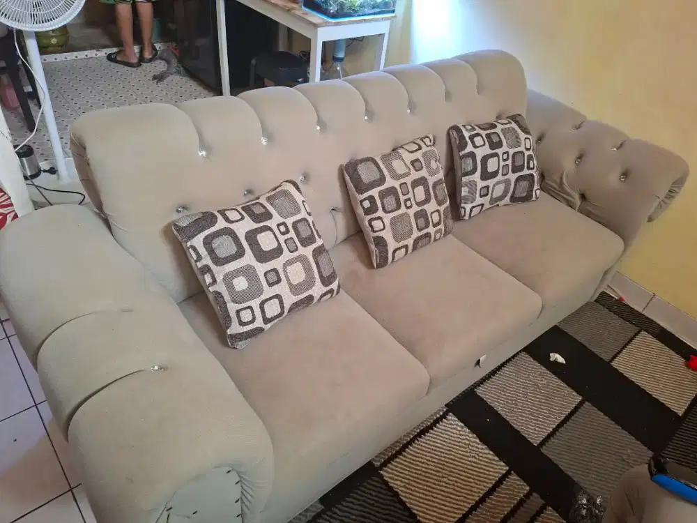 Dijual cepat Sofa