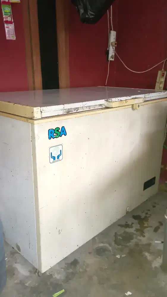 JUAL CEPAT FREEZER 300L