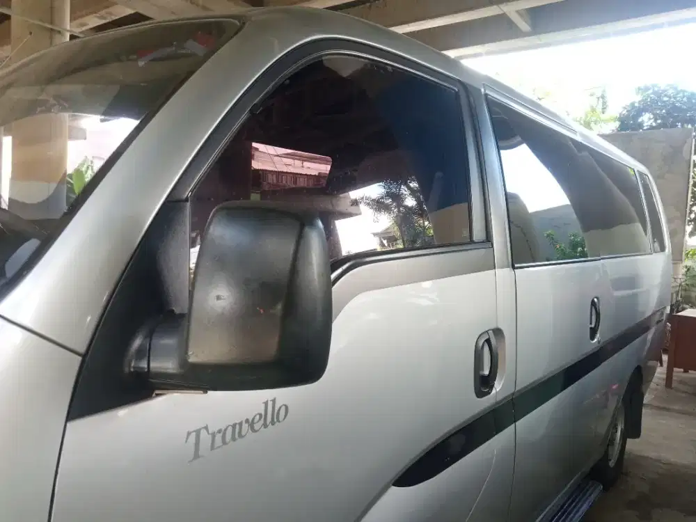 KIA TRAVELLO 2014 sehat normal