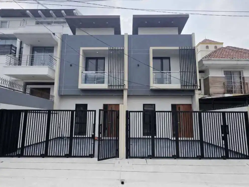 Rumah Baru Meruya Selatan Jakarta Barat LT 125m² Desain Modern Skylight Kokoh Bata Merah Hadap Timur