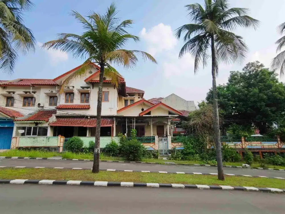 RUMAH 2 KAVLING LUAS DAN STRATEGIS DI PESONA KHAYANGAN