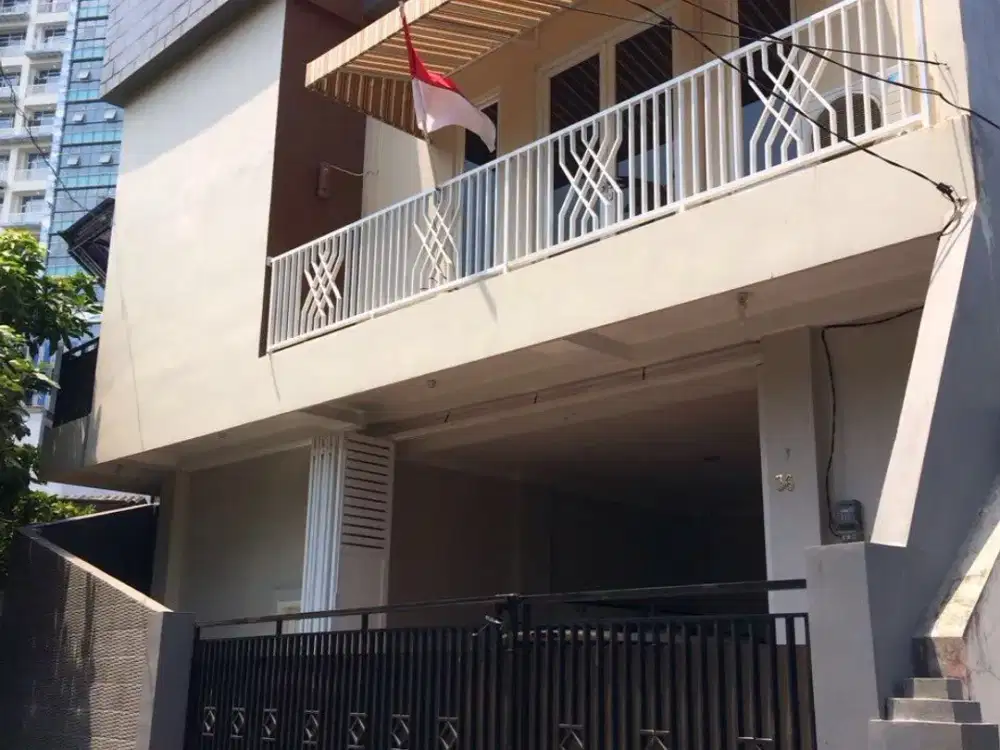 Rumah Kost 3 Lantai Jl. Radio Kebayoran Baru Belakang Apartemen La Masion Barito